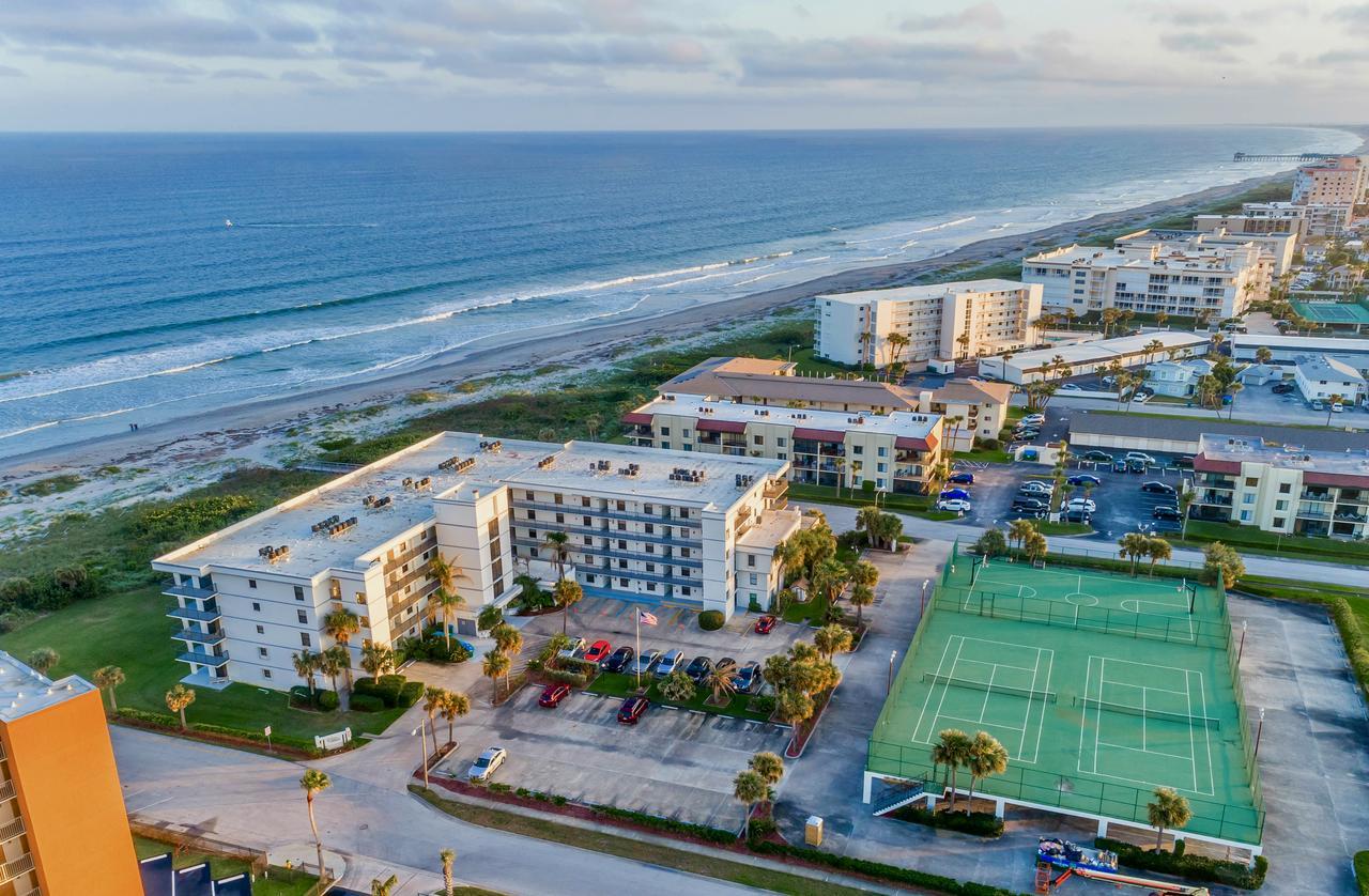 Cape Winds Resort *